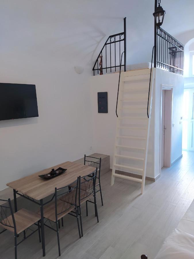 Mentoras' Complex Apartman Emborió Kültér fotó